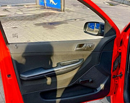 Шкода Фабия 2004 в Сумах на Automoto.ua Красный Шкода Фабия, объемом двигателя 1.2 л и пробегом 181 тыс. км за 3700 $, фото 2 на Automoto.ua