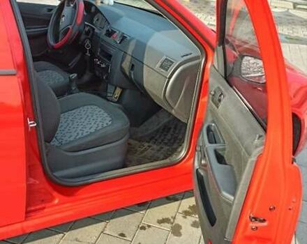 Красный Шкода Фабия, объемом двигателя 1.2 л и пробегом 181 тыс. км за 3500 $, фото 9 на Automoto.ua