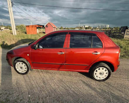 Красный Шкода Фабия, объемом двигателя 1.2 л и пробегом 229 тыс. км за 3300 $, фото 4 на Automoto.ua