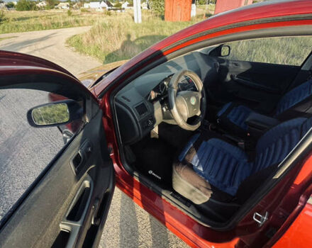 Красный Шкода Фабия, объемом двигателя 1.2 л и пробегом 229 тыс. км за 3300 $, фото 8 на Automoto.ua