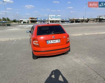 Красный Шкода Фабия, объемом двигателя 1.2 л и пробегом 300 тыс. км за 3500 $, фото 2 на Automoto.ua