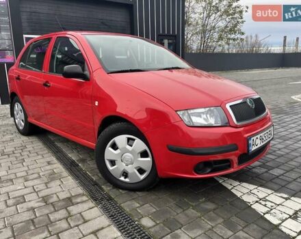 Красный Шкода Фабия, объемом двигателя 1.2 л и пробегом 264 тыс. км за 3250 $, фото 1 на Automoto.ua