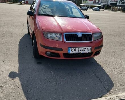 Красный Шкода Фабия, объемом двигателя 1.2 л и пробегом 300 тыс. км за 3500 $, фото 3 на Automoto.ua