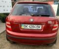 Красный Шкода Фабия, объемом двигателя 1.2 л и пробегом 110 тыс. км за 3100 $, фото 3 на Automoto.ua