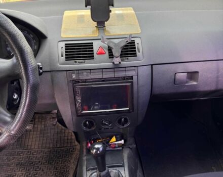 Красный Шкода Фабия, объемом двигателя 1.2 л и пробегом 283 тыс. км за 3700 $, фото 10 на Automoto.ua