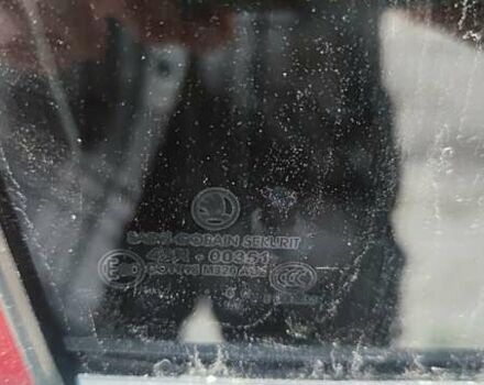 Шкода Фабия 2006 в Днепре (Днепропетровске) на Automoto.ua Красный Шкода Фабия, объемом двигателя 1.2 л и пробегом 255 тыс. км за 3500 $, фото 5 на Automoto.ua