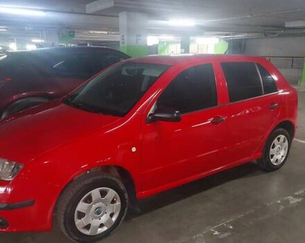 Красный Шкода Фабия, объемом двигателя 1.2 л и пробегом 190 тыс. км за 3100 $, фото 2 на Automoto.ua