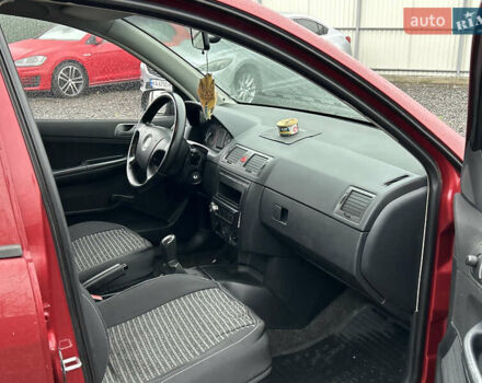 Красный Шкода Фабия, объемом двигателя 1.2 л и пробегом 189 тыс. км за 3599 $, фото 14 на Automoto.ua
