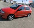Красный Шкода Фабия, объемом двигателя 1.2 л и пробегом 300 тыс. км за 3500 $, фото 1 на Automoto.ua