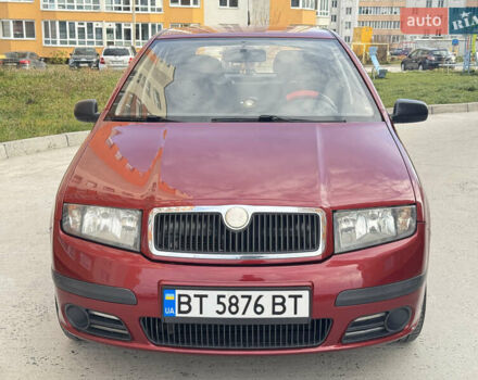 Красный Шкода Фабия, объемом двигателя 1.2 л и пробегом 155 тыс. км за 3499 $, фото 2 на Automoto.ua