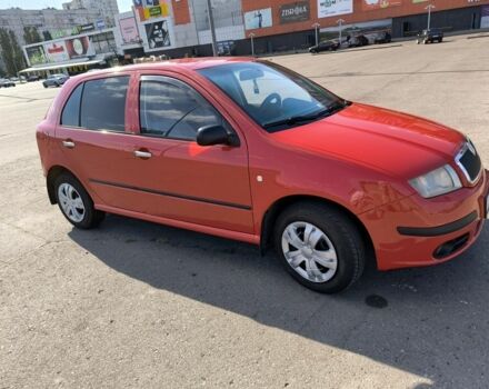 Красный Шкода Фабия, объемом двигателя 1.2 л и пробегом 300 тыс. км за 3500 $, фото 1 на Automoto.ua