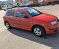 Красный Шкода Фабия, объемом двигателя 1.2 л и пробегом 300 тыс. км за 3500 $, фото 1 на Automoto.ua