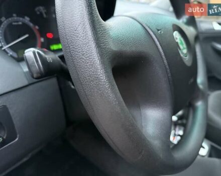 Червоний Шкода Фабія, об'ємом двигуна 1.4 л та пробігом 227 тис. км за 4777 $, фото 18 на Automoto.ua