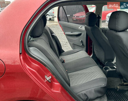 Красный Шкода Фабия, объемом двигателя 1.2 л и пробегом 189 тыс. км за 3599 $, фото 16 на Automoto.ua