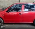 Красный Шкода Фабия, объемом двигателя 1.2 л и пробегом 255 тыс. км за 3400 $, фото 2 на Automoto.ua