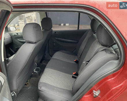 Красный Шкода Фабия, объемом двигателя 1.2 л и пробегом 189 тыс. км за 2999 $, фото 6 на Automoto.ua