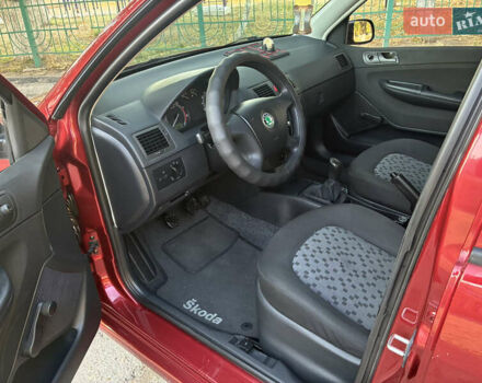Червоний Шкода Фабія, об'ємом двигуна 1.2 л та пробігом 150 тис. км за 3550 $, фото 8 на Automoto.ua
