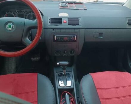 Красный Шкода Фабия, объемом двигателя 1.4 л и пробегом 226 тыс. км за 5200 $, фото 8 на Automoto.ua