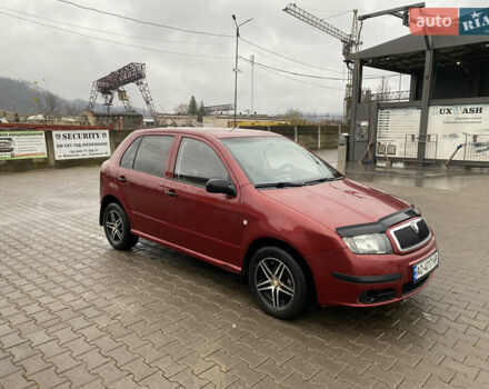 Красный Шкода Фабия, объемом двигателя 1.2 л и пробегом 189 тыс. км за 2999 $, фото 2 на Automoto.ua