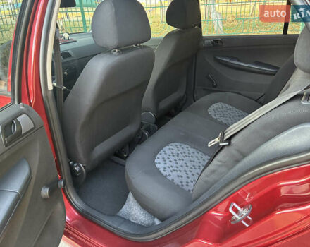 Червоний Шкода Фабія, об'ємом двигуна 1.2 л та пробігом 150 тис. км за 3550 $, фото 7 на Automoto.ua