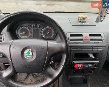 Красный Шкода Фабия, объемом двигателя 1.2 л и пробегом 189 тыс. км за 2999 $, фото 8 на Automoto.ua