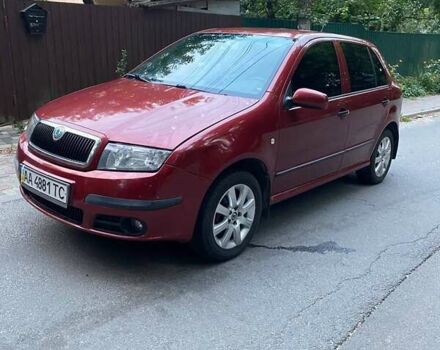 Красный Шкода Фабия, объемом двигателя 1.2 л и пробегом 166 тыс. км за 3700 $, фото 4 на Automoto.ua