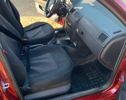 Красный Шкода Фабия, объемом двигателя 1.2 л и пробегом 110 тыс. км за 3100 $, фото 19 на Automoto.ua