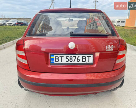 Красный Шкода Фабия, объемом двигателя 1.2 л и пробегом 155 тыс. км за 3499 $, фото 5 на Automoto.ua