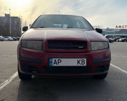 Красный Шкода Фабия, объемом двигателя 1.2 л и пробегом 283 тыс. км за 3700 $, фото 1 на Automoto.ua
