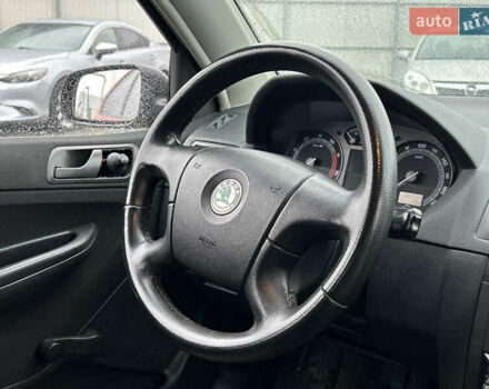 Красный Шкода Фабия, объемом двигателя 1.2 л и пробегом 189 тыс. км за 3599 $, фото 8 на Automoto.ua