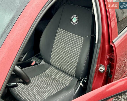 Красный Шкода Фабия, объемом двигателя 1.2 л и пробегом 189 тыс. км за 3599 $, фото 11 на Automoto.ua