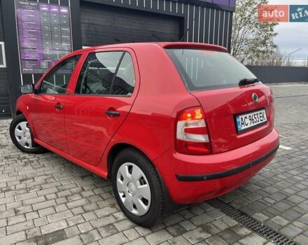 Красный Шкода Фабия, объемом двигателя 1.2 л и пробегом 264 тыс. км за 3250 $, фото 3 на Automoto.ua