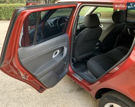 Красный Шкода Фабия, объемом двигателя 1.39 л и пробегом 162 тыс. км за 5500 $, фото 24 на Automoto.ua