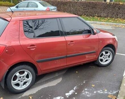 Красный Шкода Фабия, объемом двигателя 1.39 л и пробегом 280 тыс. км за 3900 $, фото 7 на Automoto.ua