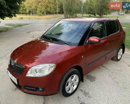 Красный Шкода Фабия, объемом двигателя 1.39 л и пробегом 162 тыс. км за 5500 $, фото 1 на Automoto.ua