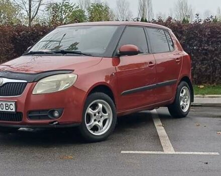 Красный Шкода Фабия, объемом двигателя 1.39 л и пробегом 280 тыс. км за 3900 $, фото 2 на Automoto.ua