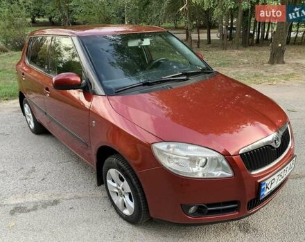 Красный Шкода Фабия, объемом двигателя 1.39 л и пробегом 162 тыс. км за 5500 $, фото 7 на Automoto.ua