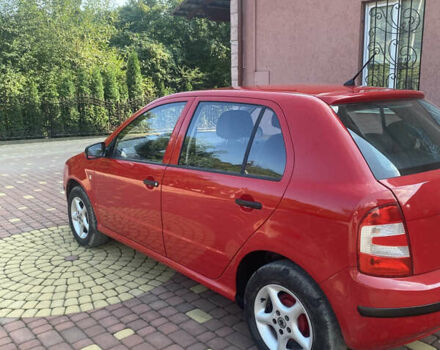 Красный Шкода Фабия, объемом двигателя 1.2 л и пробегом 135 тыс. км за 3200 $, фото 2 на Automoto.ua