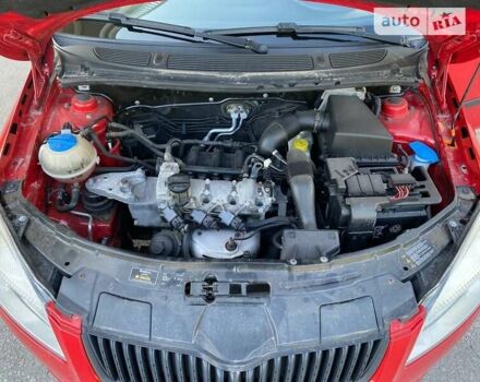 Красный Шкода Фабия, объемом двигателя 1.2 л и пробегом 152 тыс. км за 4500 $, фото 7 на Automoto.ua
