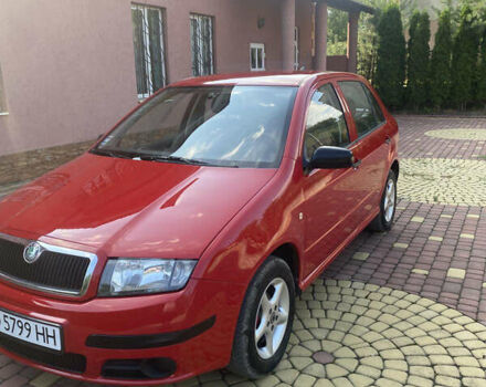 Красный Шкода Фабия, объемом двигателя 1.2 л и пробегом 135 тыс. км за 3200 $, фото 1 на Automoto.ua