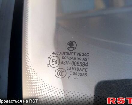 Красный Шкода Фабия, объемом двигателя 1.2 л и пробегом 199 тыс. км за 3999 $, фото 12 на Automoto.ua