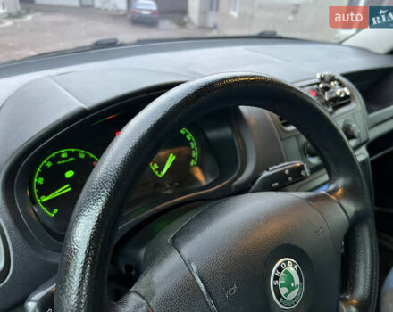 Червоний Шкода Фабія, об'ємом двигуна 1.2 л та пробігом 217 тис. км за 3999 $, фото 50 на Automoto.ua