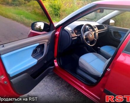 Красный Шкода Фабия, объемом двигателя 1.2 л и пробегом 199 тыс. км за 3999 $, фото 7 на Automoto.ua