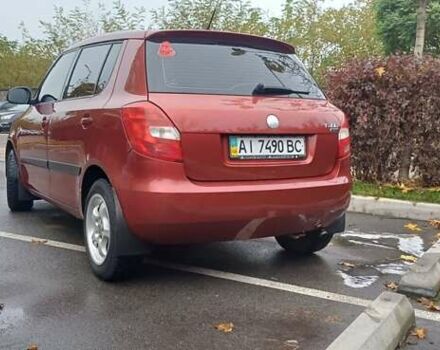 Красный Шкода Фабия, объемом двигателя 1.39 л и пробегом 280 тыс. км за 3900 $, фото 12 на Automoto.ua