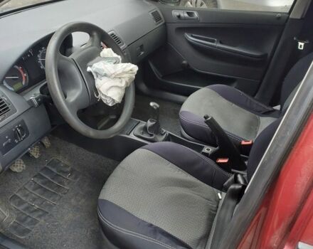 Червоний Шкода Фабія, об'ємом двигуна 1.2 л та пробігом 151 тис. км за 2100 $, фото 3 на Automoto.ua