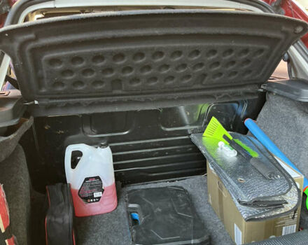 Красный Шкода Фабия, объемом двигателя 1.2 л и пробегом 235 тыс. км за 3922 $, фото 10 на Automoto.ua