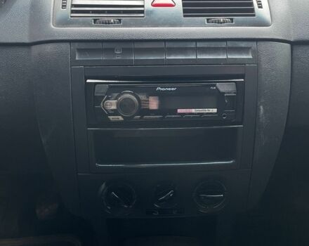 Красный Шкода Фабия, объемом двигателя 1.2 л и пробегом 250 тыс. км за 1650 $, фото 18 на Automoto.ua