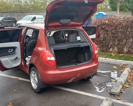 Красный Шкода Фабия, объемом двигателя 1.39 л и пробегом 280 тыс. км за 3900 $, фото 23 на Automoto.ua