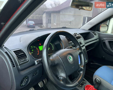 Червоний Шкода Фабія, об'ємом двигуна 1.2 л та пробігом 217 тис. км за 3999 $, фото 49 на Automoto.ua