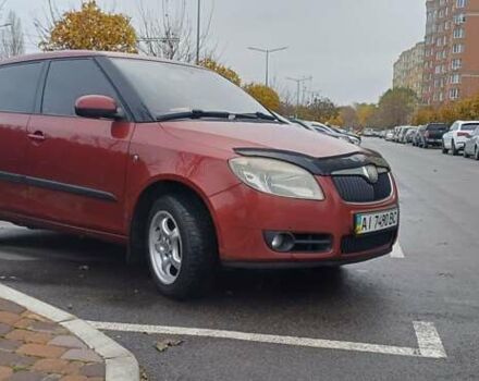 Красный Шкода Фабия, объемом двигателя 1.39 л и пробегом 280 тыс. км за 3900 $, фото 3 на Automoto.ua